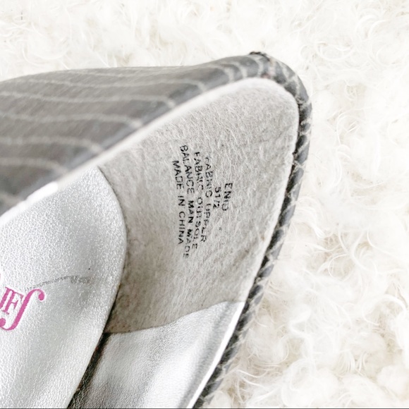 JustFab Enid Grey Snake Print Pumps - Picture 6 of 7